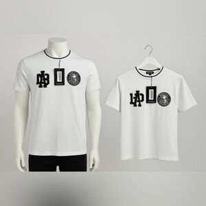 839 White Graphic T-Shirt with Black Accents (SEE PICTURES)